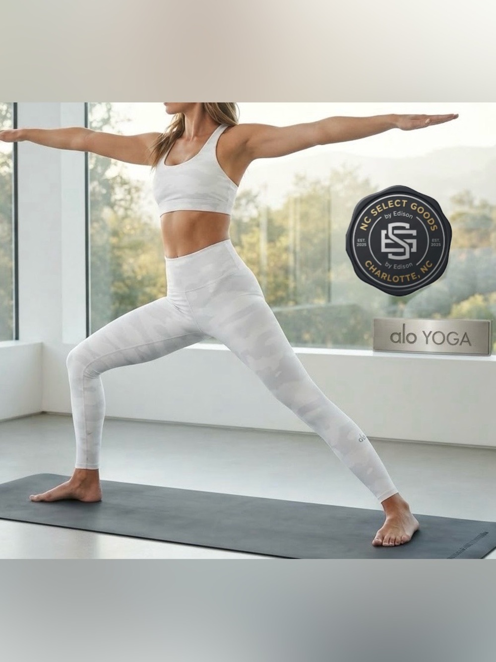 Alo Yoga High-Waist Camo Vapor Leggings White Grey Camouflage Size M⁠